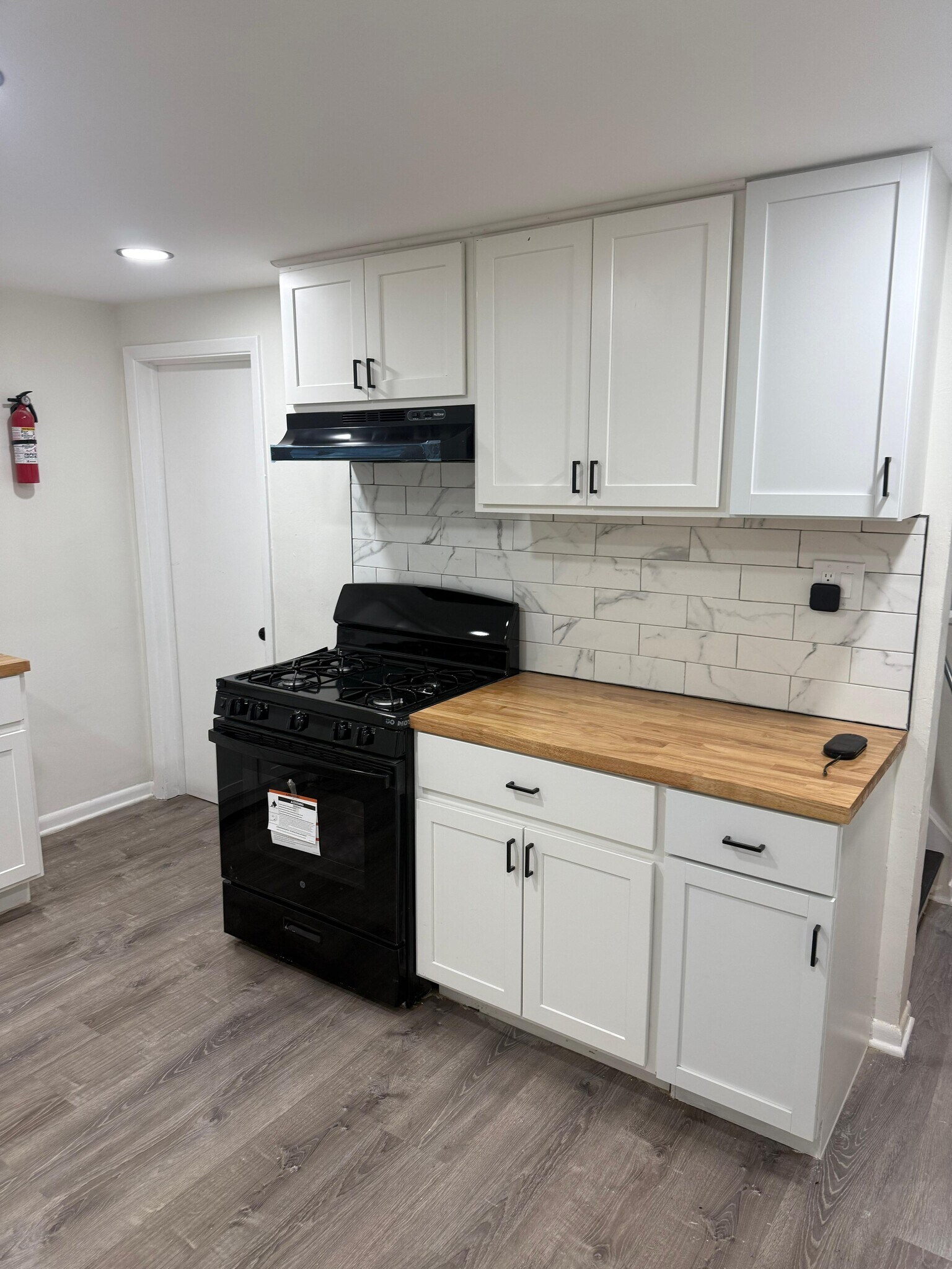 Building Photo - 630 Church St