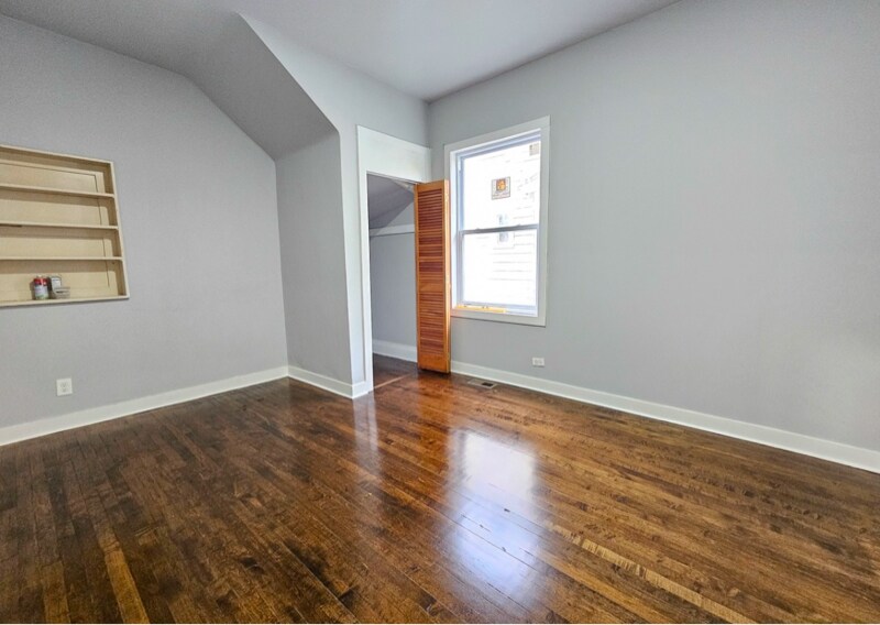 Building Photo - 121 N Menard Ave