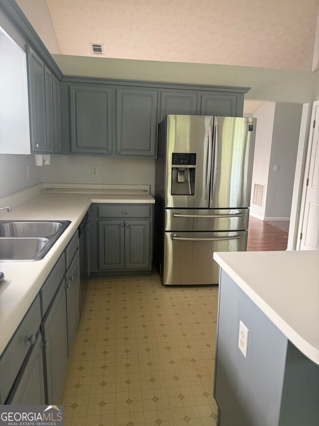 Building Photo - 2361 Cove Lake Way