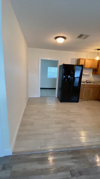 Building Photo - 5037 Bullard St