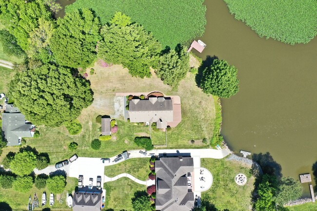 Building Photo - Waterfront Home on 1 Acre Treed Lot, 4/2 +...