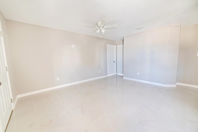 Building Photo - 315 Dorel Dr