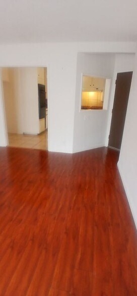 Building Photo - 4106 Rosewood Ave