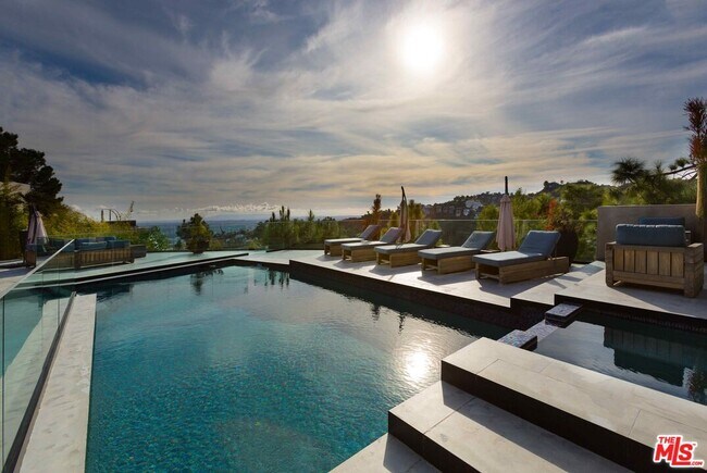 Building Photo - 2399 Mt Olympus Dr