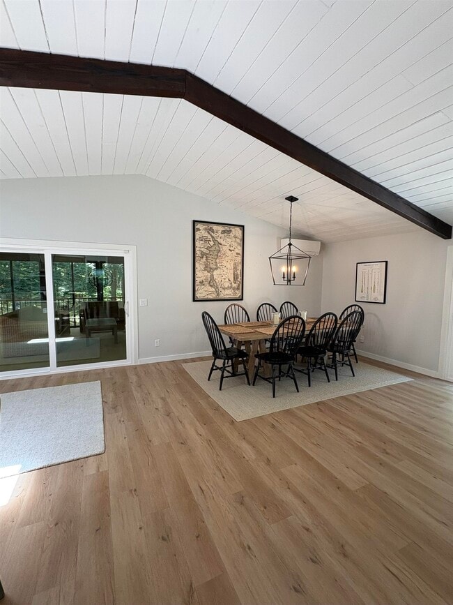 Building Photo - 121 Upper Bay Rd