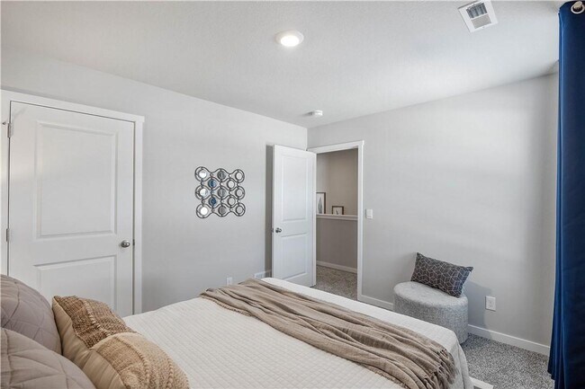 Building Photo - 353 Juniper Dr