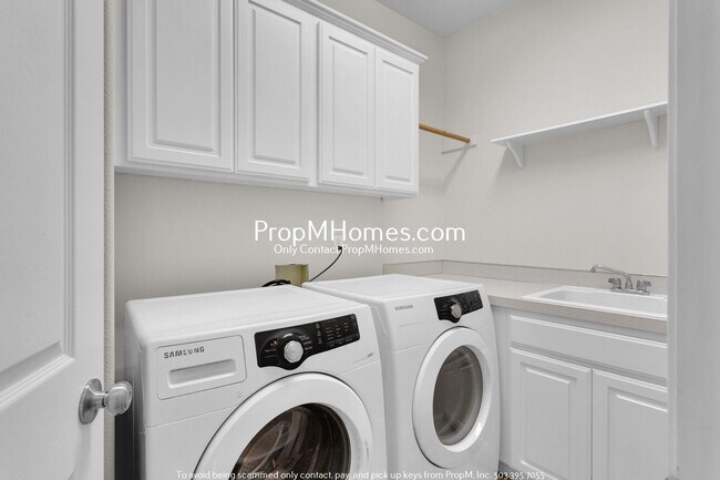 Building Photo - Three-Bedroom Loft-Style Home near Progress Ridge in Beaverton!