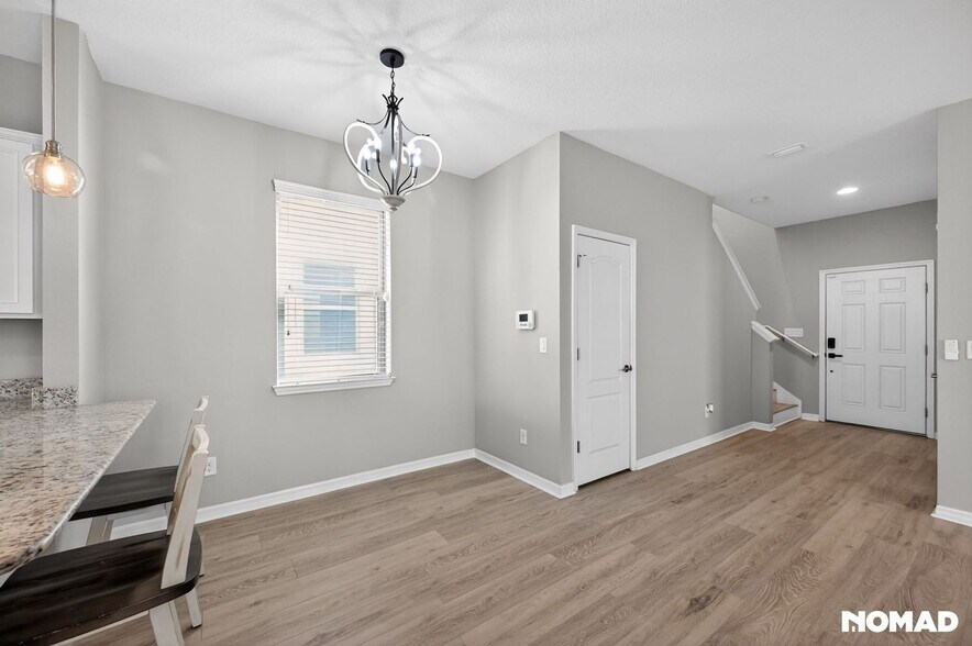 Building Photo - 5332 Fallen Leaf Dr