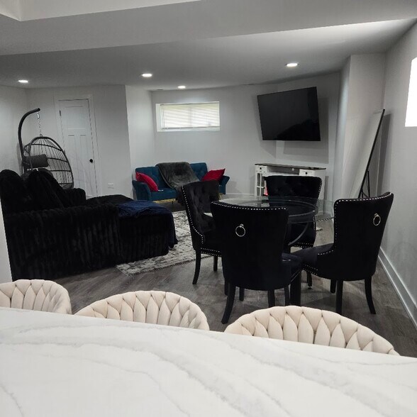 Building Photo - 7446 S Luella Ave