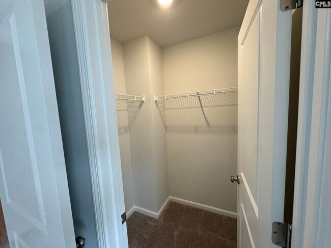Building Photo - 3062 Hallsdale Dr