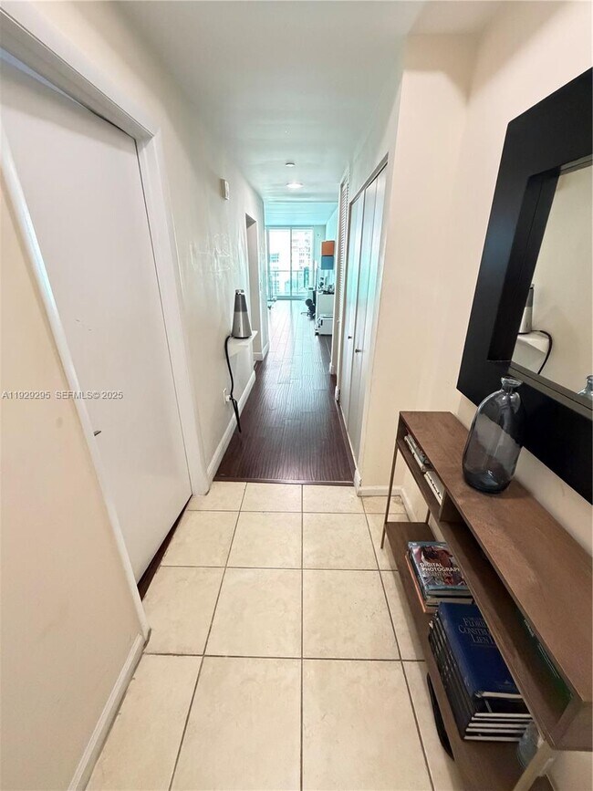 Building Photo - 3340 NE 190th St