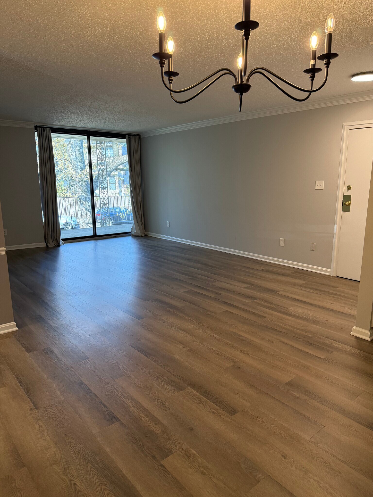 Building Photo - 3121 Patrick Henry Dr