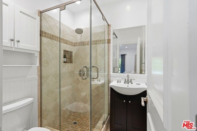 Building Photo - 13201 Bloomfield St