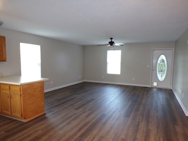 Building Photo - 109 Astrid St