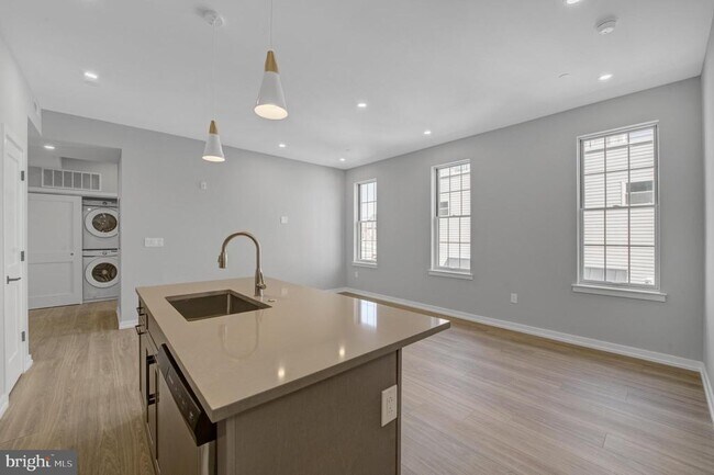 Building Photo - 2445 Innovator Wy