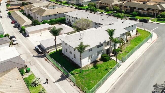Building Photo - 4195 Buckingham Rd