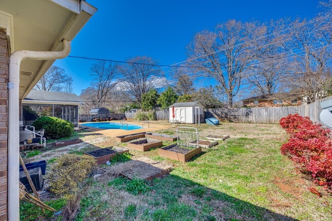 Building Photo - "Charming 3-Bedroom Home with pool in Rock Hill!"