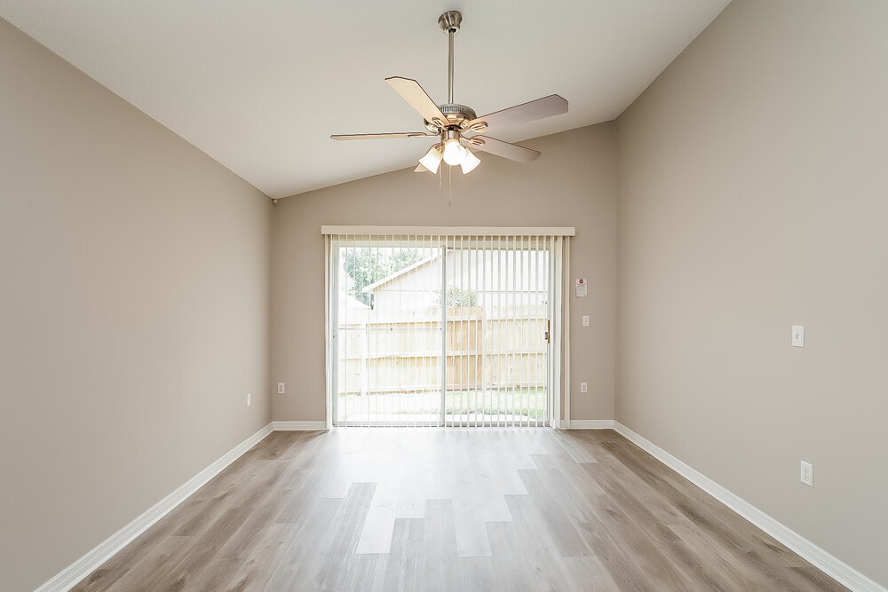 Building Photo - 303 Riunite Cir
