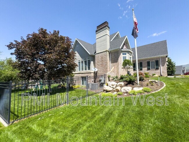 Building Photo - 49 E Fairway Dr