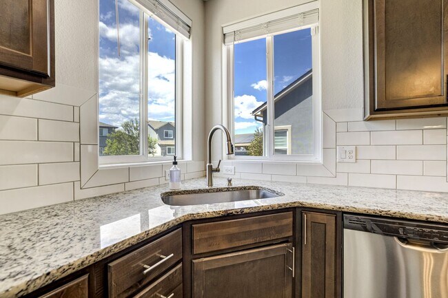 Building Photo - 7664 Alpine Daisy Dr