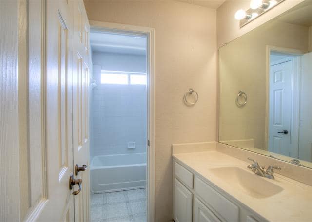 Building Photo - 5632 Buckskin Dr