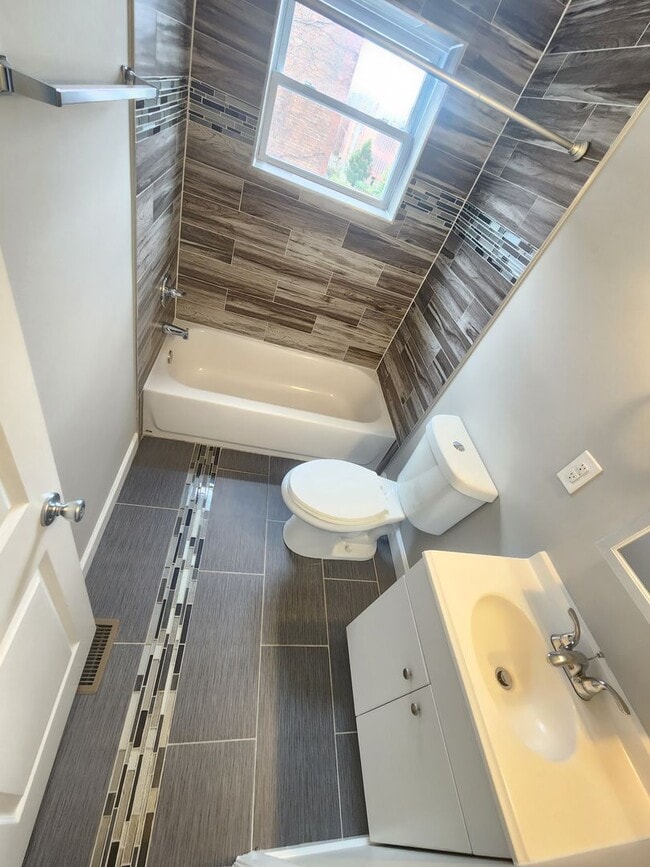Building Photo - Beautiful Home in West baltimore