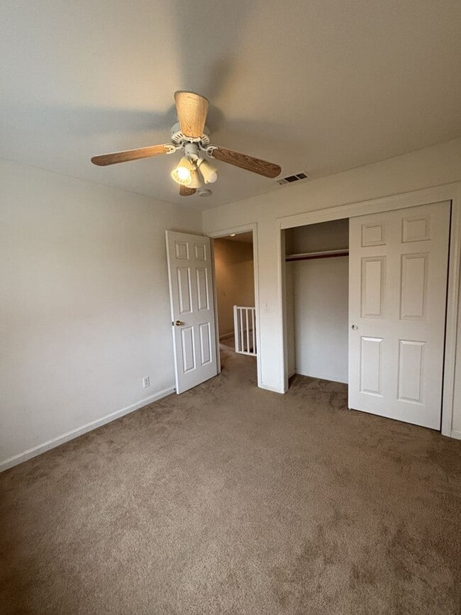 Building Photo - 3 Bed 2.5  Bath House in South Davis