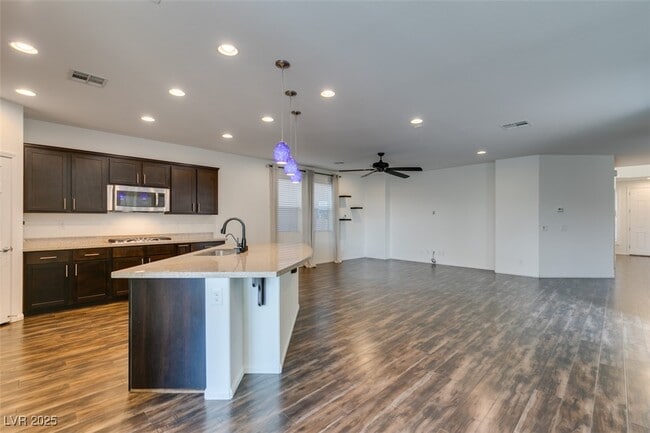 Building Photo - 8039 Kemblefield Ave