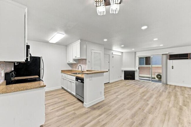 Building Photo - 2695 Somerset Park Cir