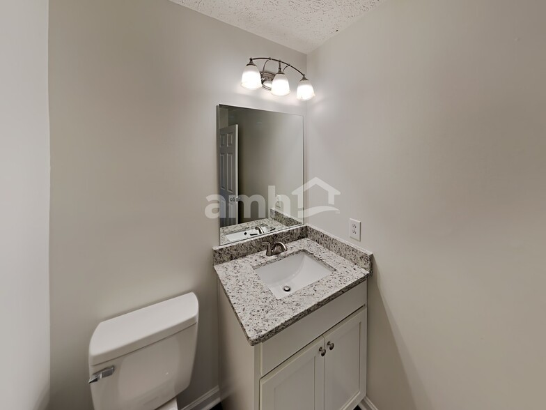 Building Photo - 2926 Melbourne Terrace