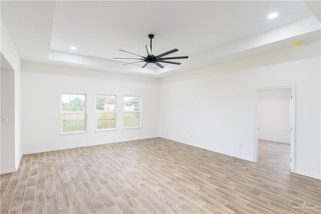 Building Photo - 18 Ida Dr