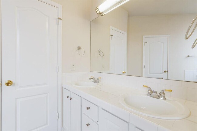 Building Photo - 2403 Branum Dr