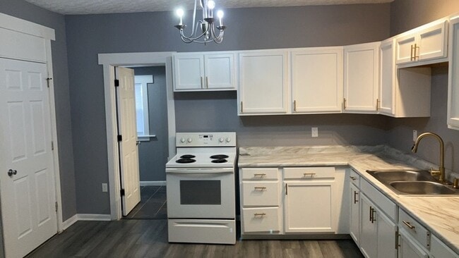 Building Photo - 105 S Irwin St