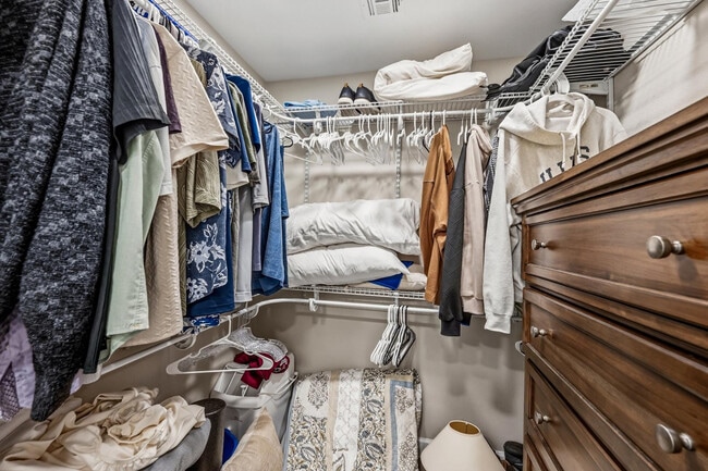 Building Photo - 7340 N Vía Camello Del Norte