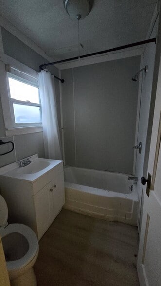 Building Photo - 333 Chestnut St