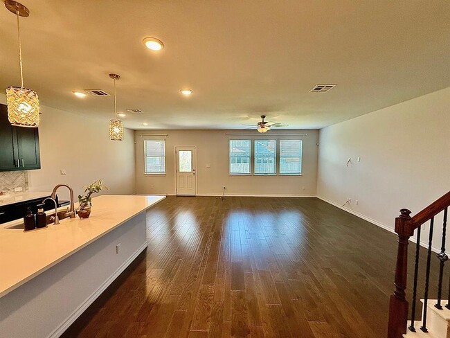 Building Photo - 6601 Folsom Ave