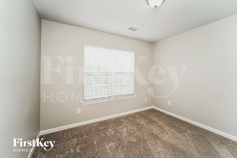 Building Photo - 10435 Olde Ivy Way