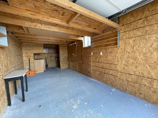 Building Photo - 212 S El Rancho Rd