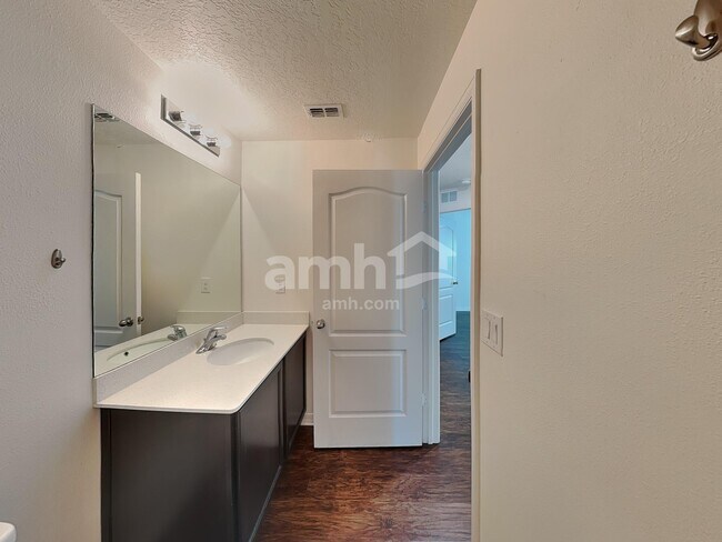 Building Photo - 833 Chatham Walk Dr