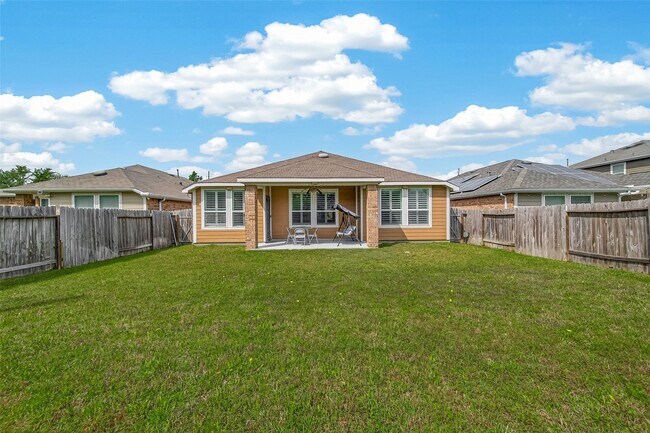 Building Photo - 16039 Cypress Farms Dr