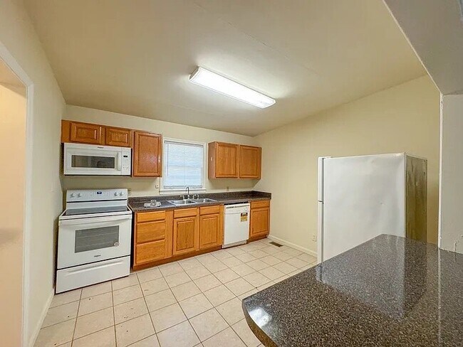 Building Photo - 1614 Mayhew St