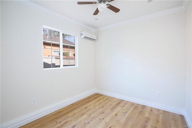 Building Photo - 7822 Hazeltine Ave