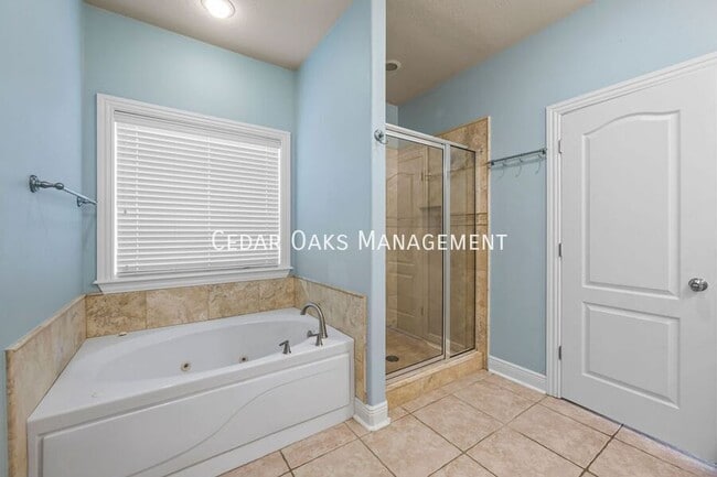 Building Photo - 6239 W Persimmon St