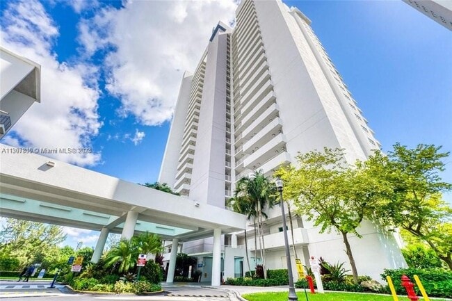 15051 Royal Oaks Ln - 15051 Royal Oaks Ln North Miami FL 33181 ...