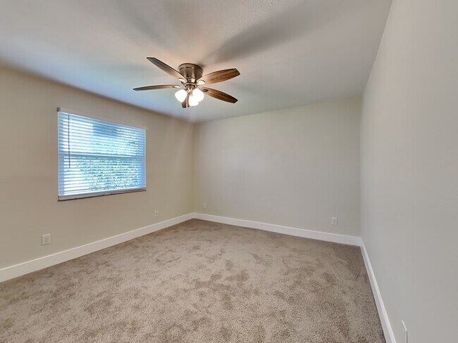 Building Photo - 542 Verbena Ct