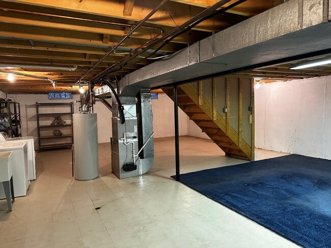 Building Photo - 7356 Hedgerow Ct