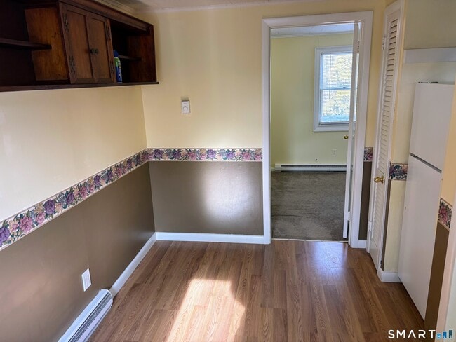 Building Photo - 8 Lewis Ave