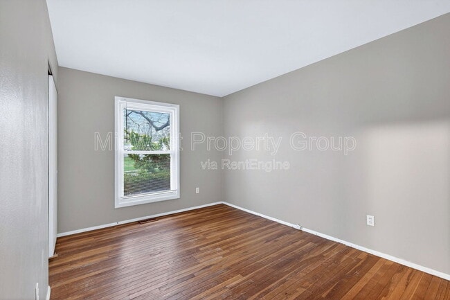 Building Photo - 1165 Lees Ln