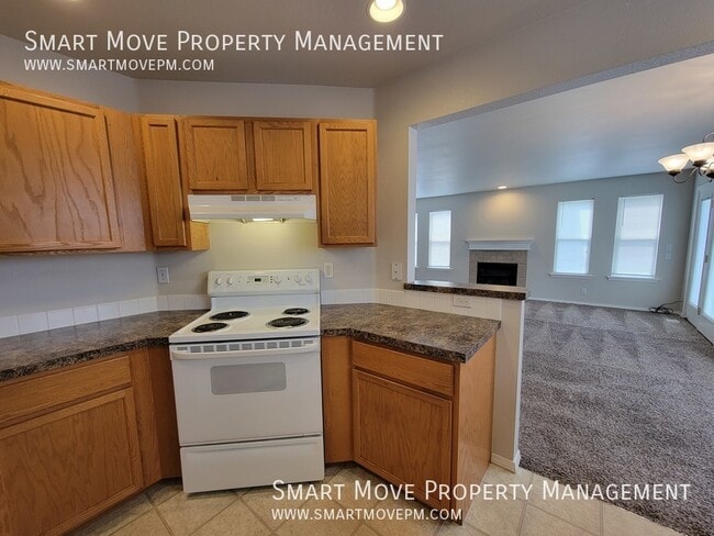 Building Photo - 11243 W Stallion Ln
