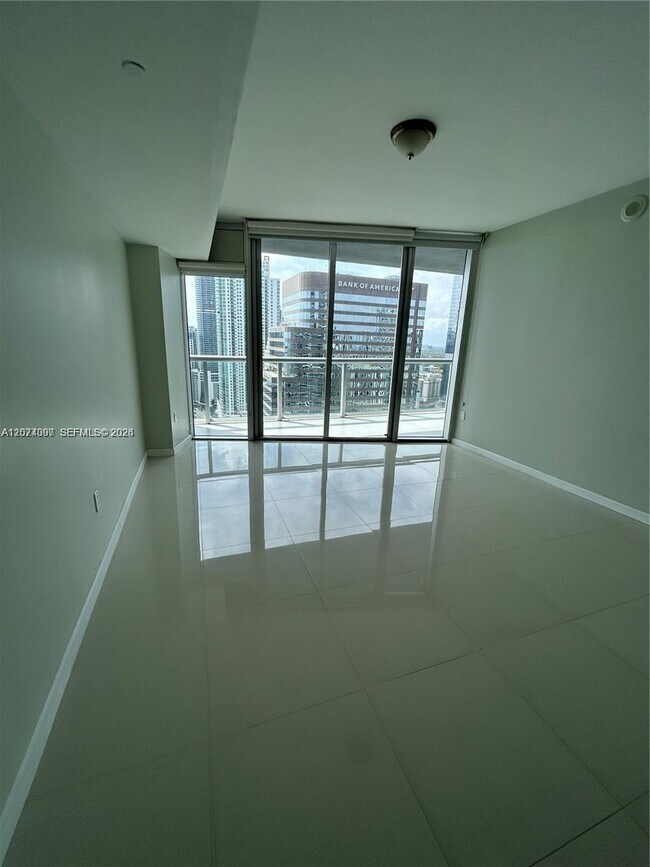 Building Photo - 495 Brickell Ave